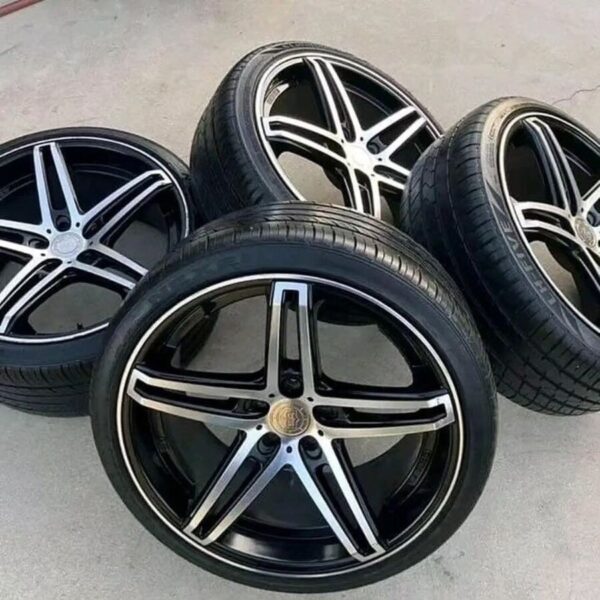 Wheels 20 Staggered 5 lugs 5×114.3