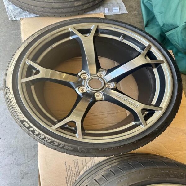 Selling Nismo V1 wheels 19×10.5 all around